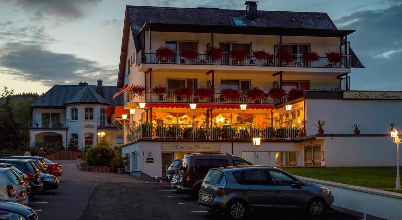 Hotel Bisenius ทราเบิน-ทราร์บาค ภายนอก รูปภาพ