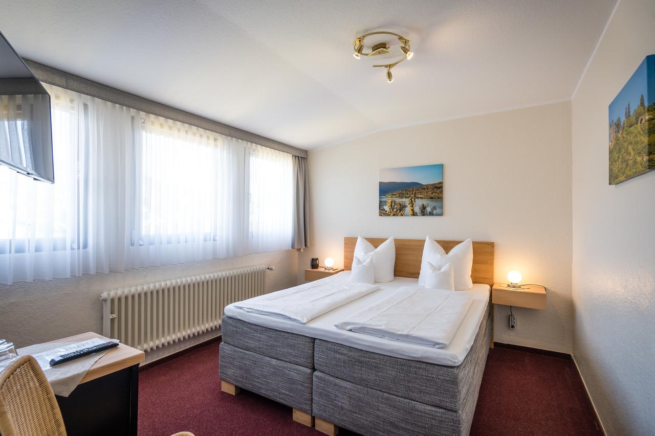 Hotel Bisenius ทราเบิน-ทราร์บาค ภายนอก รูปภาพ